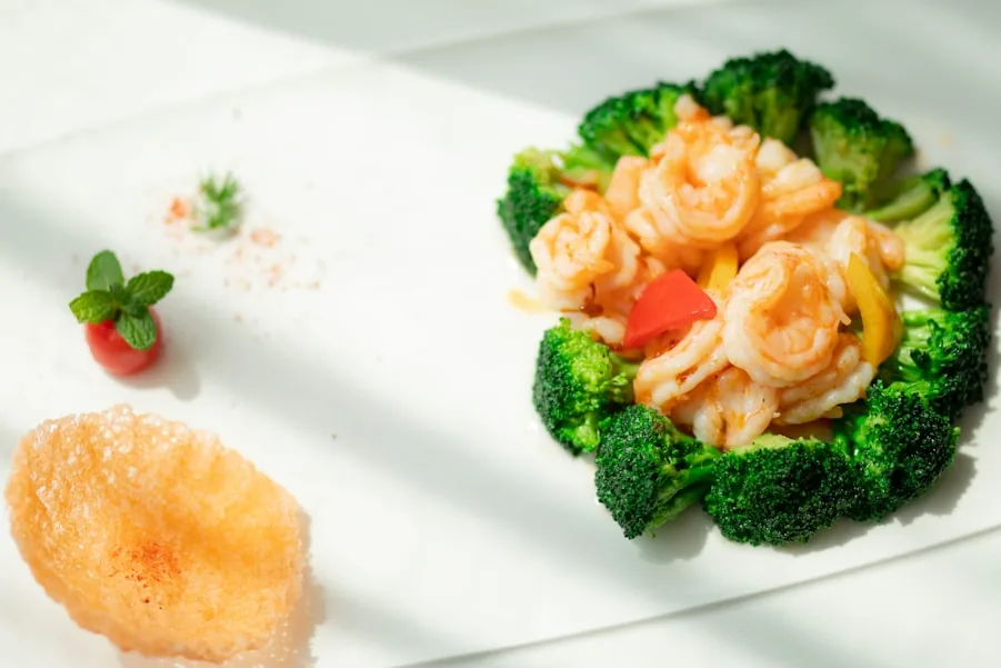 Shrimp with Broccoli in Garlic Sauce
