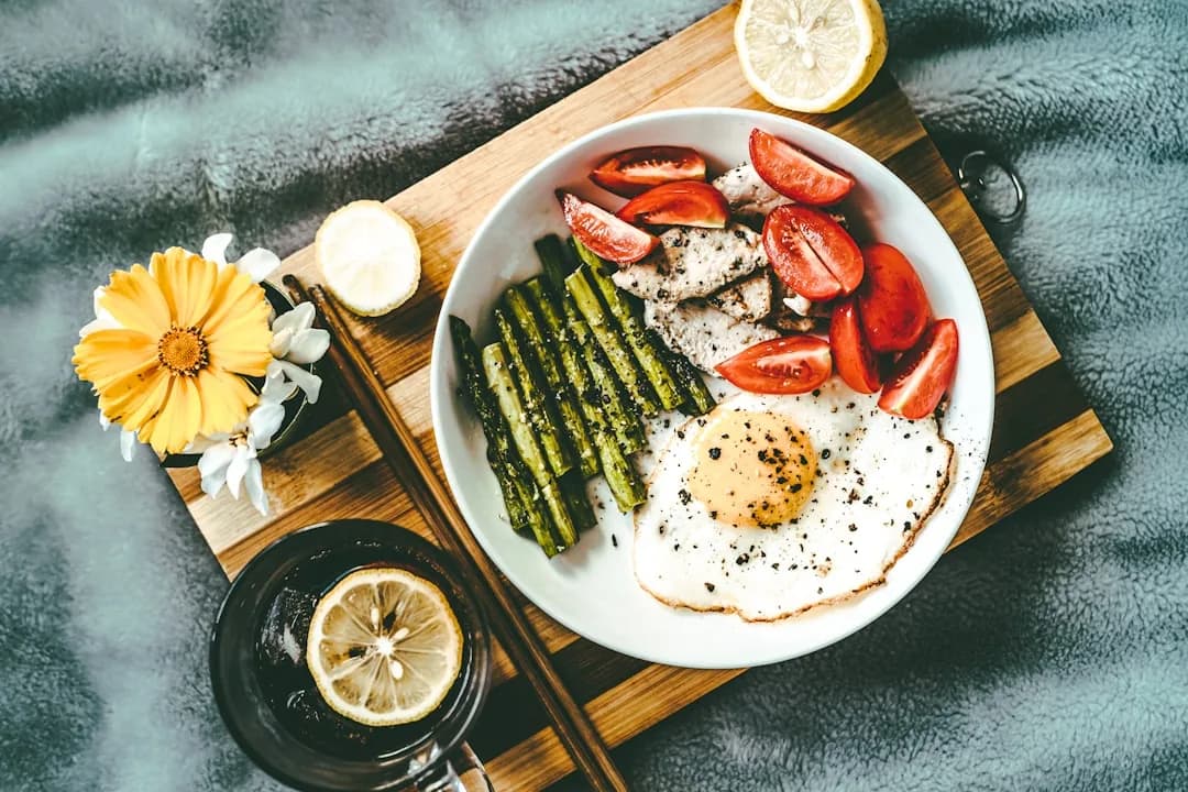 Asparagus with Fried Eggs